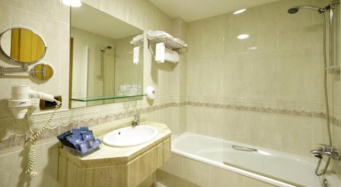 Hotel Florida Arteixo Zewnętrze zdjęcie